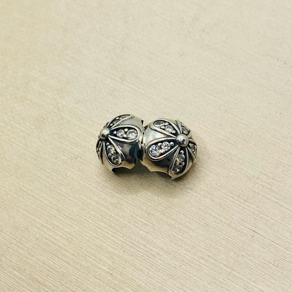 EUC Pandora 791493CZ Sterling Silver Dazzling Daisies Clip w/ Clear Zirconia - Picture 8 of 10